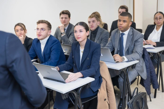 Cours de management hôtelier au CMH
