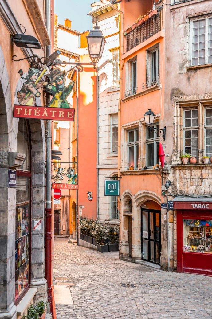 Vieux Lyon, quartier historique proche du campus CMH